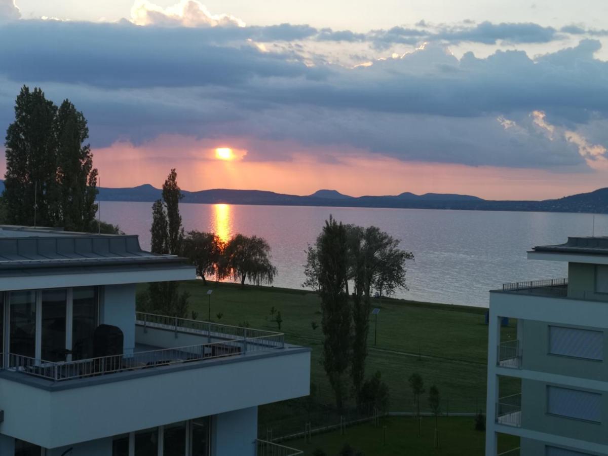 Silver Gray Appartment Balatonlelle Bagian luar foto